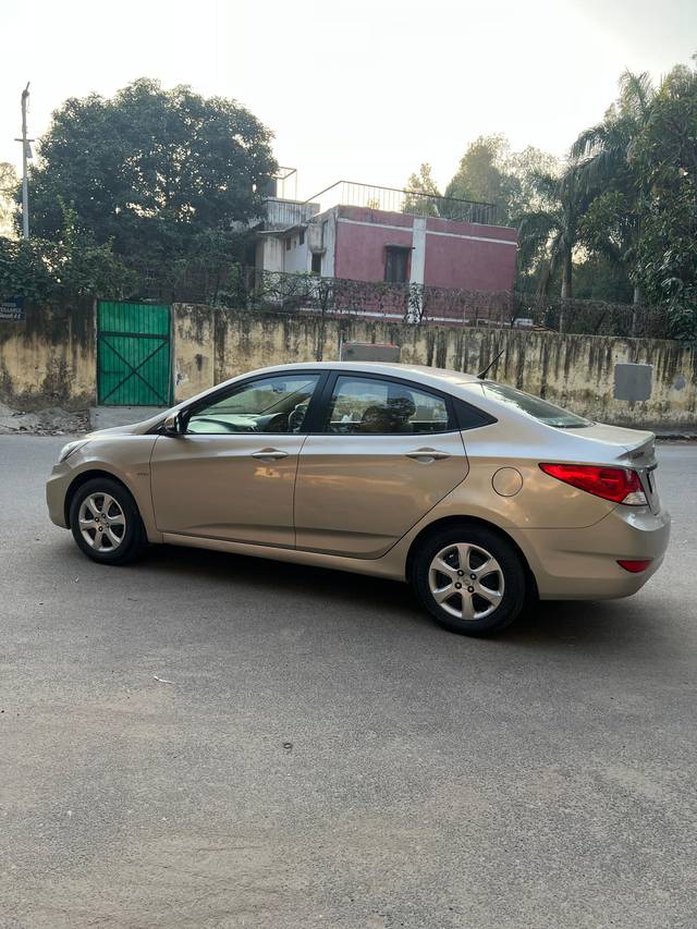 https://images10.gaadi.com/usedcar_image/4544858/original/processed_5b2e47ac80a6606594aec3713e57fed3.jpeg?imwidth=6402