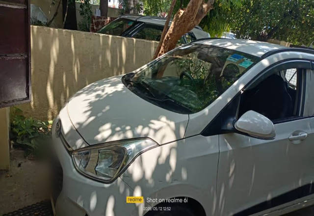https://images10.gaadi.com/usedcar_image/4544936/original/b4f63c88-3a81-4642-b2bd-c990cc8c211f.?imwidth=6402