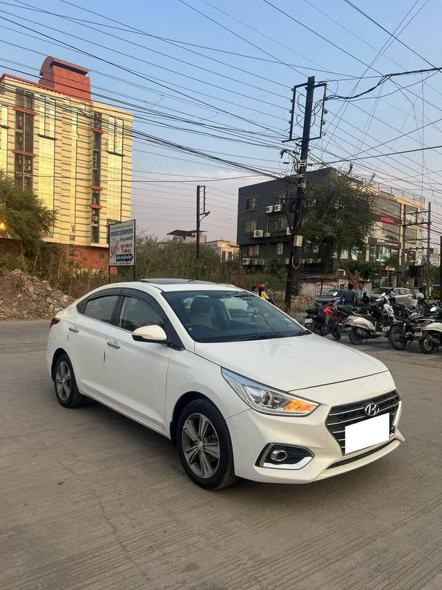 https://images10.gaadi.com/usedcar_image/4544942/original/processed_d97e504f427da0ff7c0e01ee9e2d78f4.jpg?imwidth=6400