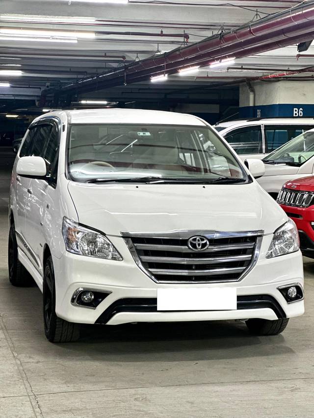 https://images10.gaadi.com/usedcar_image/4544959/original/processed_1f9c823fabef455602395ed46ca31b33.jpg?imwidth=6400