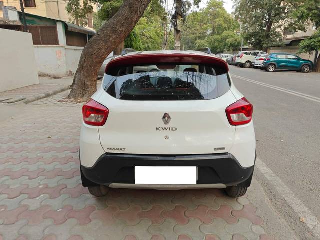 https://images10.gaadi.com/usedcar_image/4544966/original/processed_671c25cb0f27b0b29336e4e77b0f177e.jpg?imwidth=6402
