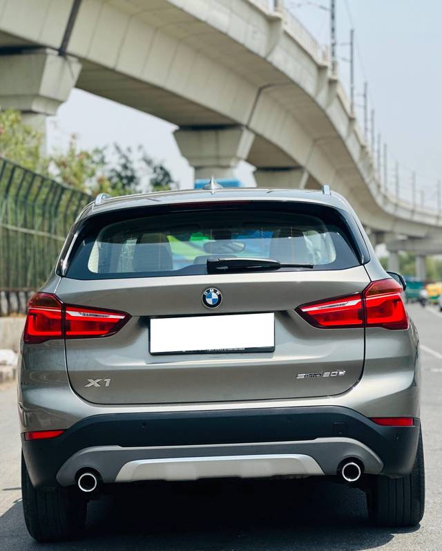 https://images10.gaadi.com/usedcar_image/4544974/original/processed_5cc5e117dab70b050059b4341d2e3f78.jpg?imwidth=6401