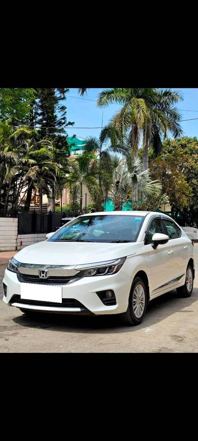 https://images10.gaadi.com/usedcar_image/4544976/original/processed_72695de8eb3290b42de09c2c240d57d7.jpeg?imwidth=6400