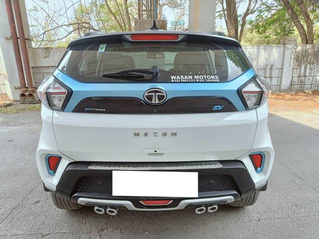 https://images10.gaadi.com/usedcar_image/4544980/original/processed_6b096d5428e6efdab06d16a2458410d6.jpg?imwidth=6402