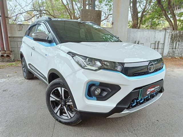 https://images10.gaadi.com/usedcar_image/4544980/original/processed_c3f124cd3730a1a6ad586def3628c3de.jpg?imwidth=6400