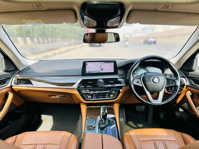 https://images10.gaadi.com/usedcar_image/4544982/original/79f00e0bd1deaca1c5b3ffe7aaa4fbac.jpg?imwidth=6402
