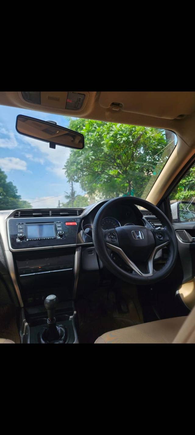 https://images10.gaadi.com/usedcar_image/4544984/original/a4c428d1718b19ff33c569f978d3dc7e.jpeg?imwidth=6402