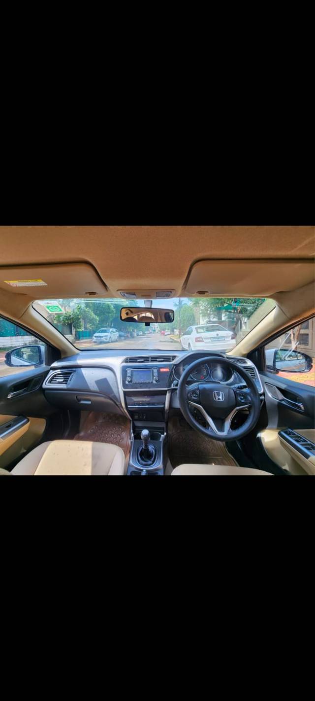 https://images10.gaadi.com/usedcar_image/4544984/original/bf418e01b3102284fb8c2b9b1e53c9cf.jpeg?imwidth=6400