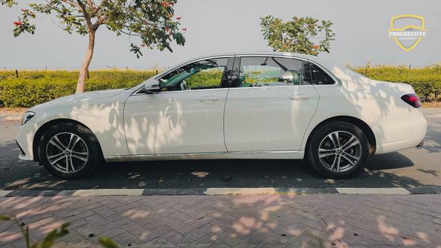 https://images10.gaadi.com/usedcar_image/4545001/original/processed_b328e3c4e318c60e9cd28ed6acdff534.jpg?imwidth=6401