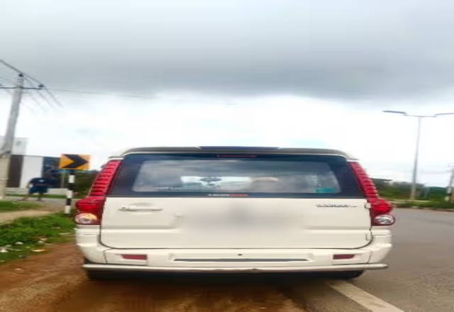 https://images10.gaadi.com/usedcar_image/4545004/original/fc266ea7-aee5-4b0d-9d22-d4f22612a10a.?imwidth=6401