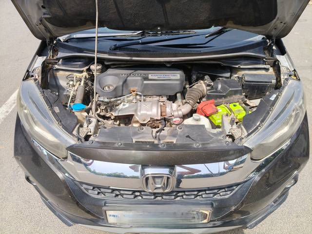 https://images10.gaadi.com/usedcar_image/4545005/original/5d9296af45283aaa1a540c52069dbb0e.jpg?imwidth=6402