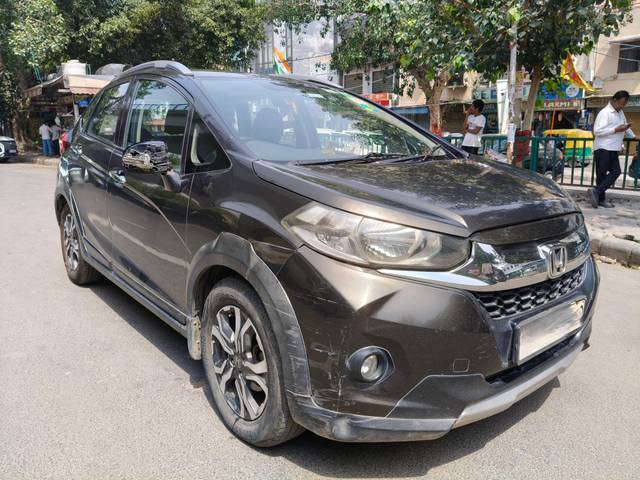https://images10.gaadi.com/usedcar_image/4545005/original/processed_b91c064d1d45873fa01b5f49166d056c.jpg?imwidth=6400