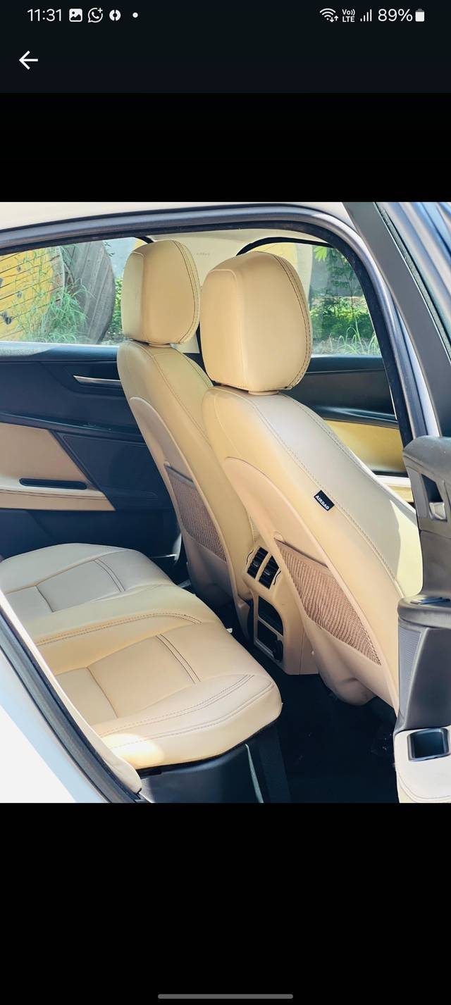 https://images10.gaadi.com/usedcar_image/4545010/original/893fb8fb083db7bcf8843dad503e878d.jpg?imwidth=6402