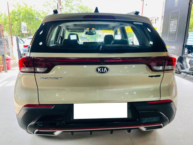 https://images10.gaadi.com/usedcar_image/4545016/original/processed_6b9057f2fa6a0a29d6222bb120b7b61e.jpg?imwidth=6402