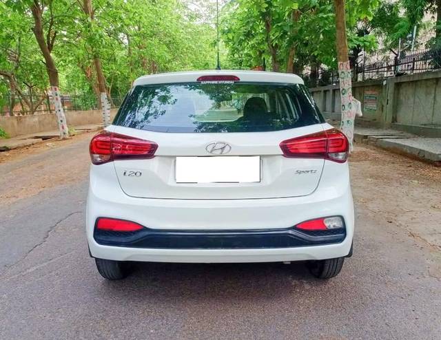 https://images10.gaadi.com/usedcar_image/4545020/original/processed_444ea3624bd585ed6c1b4e72926c035b.jpg?imwidth=6401