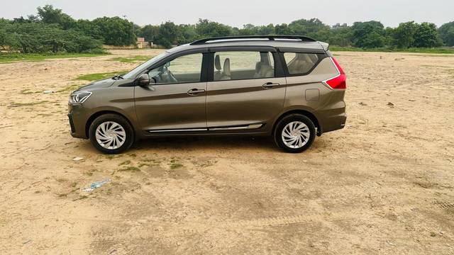 https://images10.gaadi.com/usedcar_image/4545078/original/2ec88ab2207997ef63d6051c6b45283a.jpg?imwidth=6402