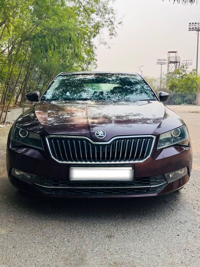 https://images10.gaadi.com/usedcar_image/4545089/original/processed_c5138970230ca78f72bb9fdc7f928fbc.jpg?imwidth=6402