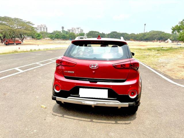 https://images10.gaadi.com/usedcar_image/4545093/original/processed_0310d65aec7a7965b29b82b15369f03d.jpg?imwidth=6402