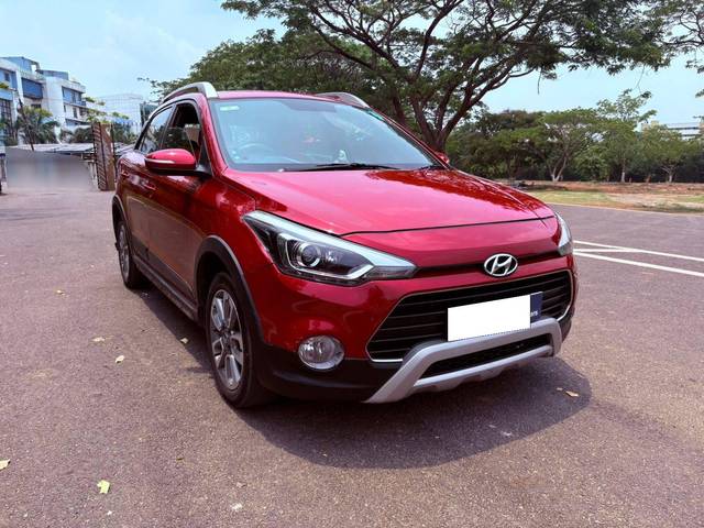 https://images10.gaadi.com/usedcar_image/4545093/original/processed_1b68a4dd3b101552587be6a55ebc7976.jpg?imwidth=6400