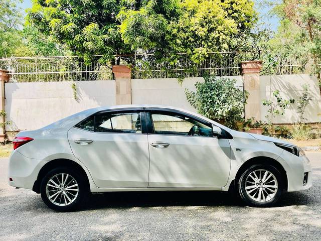 https://images10.gaadi.com/usedcar_image/4545106/original/processed_90a510bec4fe9ee075acf48aad38123e.jpg?imwidth=6401