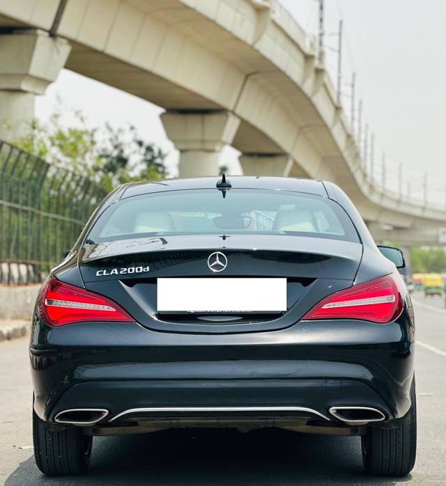 https://images10.gaadi.com/usedcar_image/4545115/original/processed_46b17bb9aff0a5ae4f7403f0150f91ee.jpg?imwidth=6401