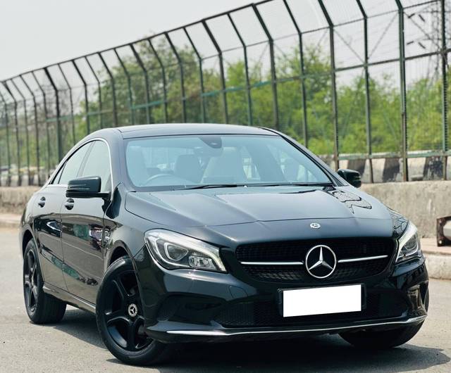 https://images10.gaadi.com/usedcar_image/4545115/original/processed_b2d32da8f19c1cc2efe77dbdb9b27c50.jpg?imwidth=6400