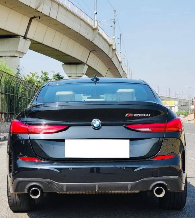 https://images10.gaadi.com/usedcar_image/4545123/original/processed_89489b6c4a8b3691a3098fdc5126c1a9.jpg?imwidth=6401