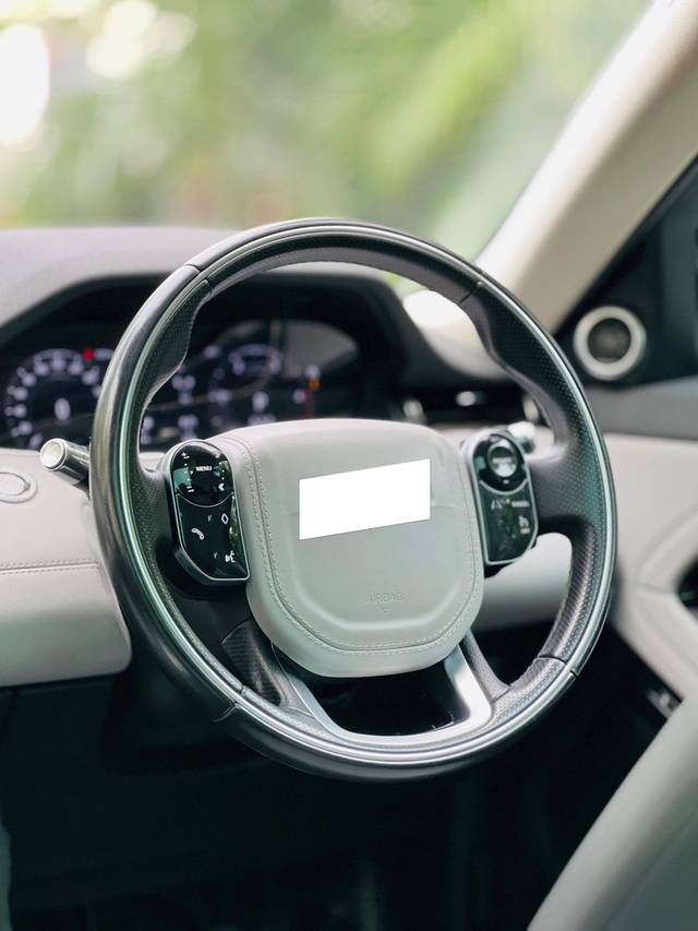 https://images10.gaadi.com/usedcar_image/4545131/original/processed_a215b85762d4f07d06879a89b1d37b3b.jpg?imwidth=6401