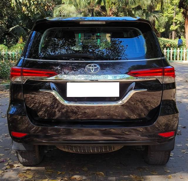 https://images10.gaadi.com/usedcar_image/4545133/original/processed_984cb3e989d2643b6aac889042725d48.jpg?imwidth=6402