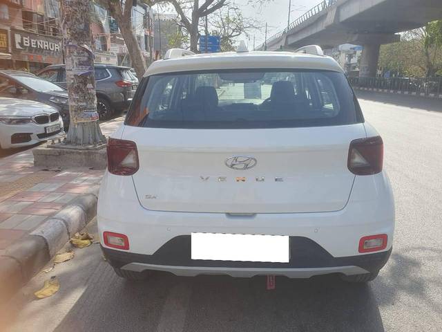 https://images10.gaadi.com/usedcar_image/4545134/original/processed_27a9cbc6ceee8e5e49a7e55b4f0408b2.jpg?imwidth=6401
