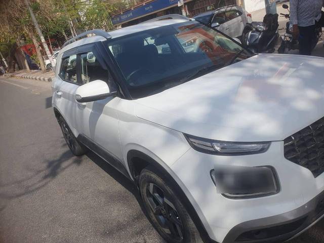https://images10.gaadi.com/usedcar_image/4545134/original/processed_7794e9178d8ac00b5771e5a7aa549f40.jpg?imwidth=6400