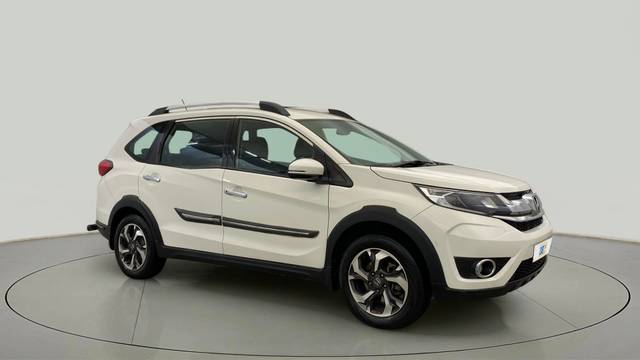https://images10.gaadi.com/usedcar_image/4545135/original/54fd1eb5c19efd2a7148ae34054b17bf.jpg?imwidth=6400