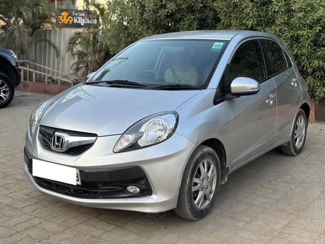 https://images10.gaadi.com/usedcar_image/4545158/original/processed_215723bc9a0f8b036556afab0a371f19.jpg?imwidth=6402