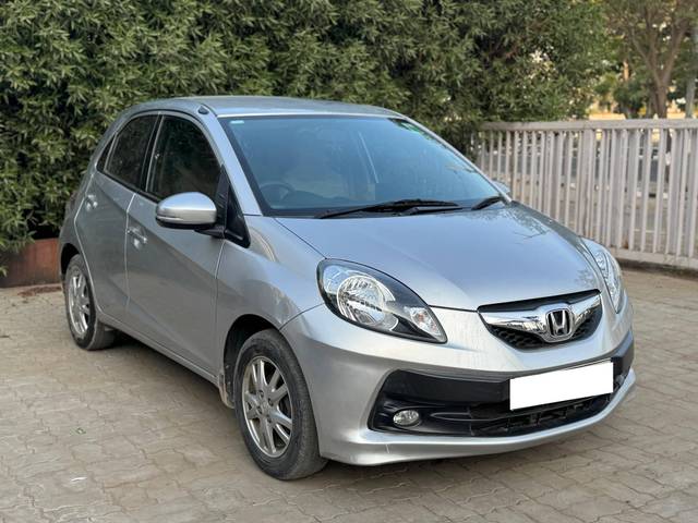 https://images10.gaadi.com/usedcar_image/4545158/original/processed_63f9c5b80bd64311330c6bfa46ecaf65.jpg?imwidth=6400