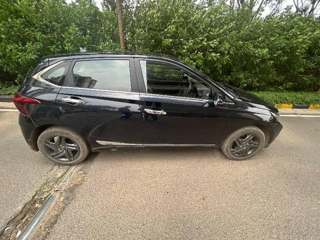 https://images10.gaadi.com/usedcar_image/4545191/original/processed_60e96e3a-983e-4388-b9c7-b5809252e3ce.jpeg?imwidth=6401