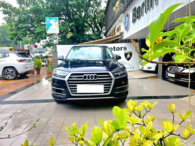 https://images10.gaadi.com/usedcar_image/4545236/original/processed_6163c0bcd92c46db660483f802c9779f.jpg?imwidth=6402
