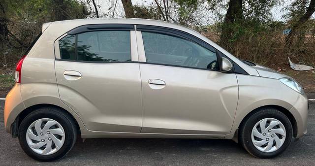 https://images10.gaadi.com/usedcar_image/4545238/original/f65fa21d9999b64fa1aac4e99514370a.jpg?imwidth=6401