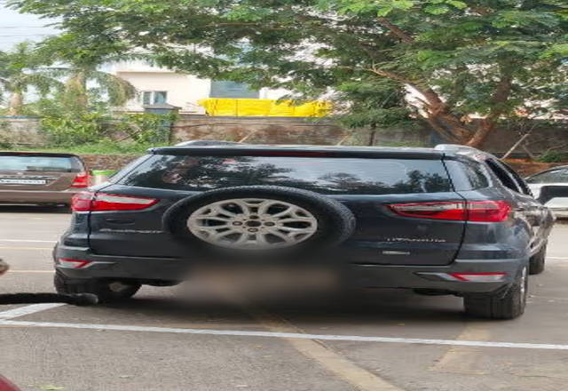 https://images10.gaadi.com/usedcar_image/4545241/original/389560e2-bf55-4d31-8021-36b6b706c13e.?imwidth=6401