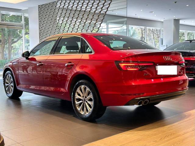 https://images10.gaadi.com/usedcar_image/4545245/original/processed_9711fd72418356d416d4ad6239f3e420.jpeg?imwidth=6402