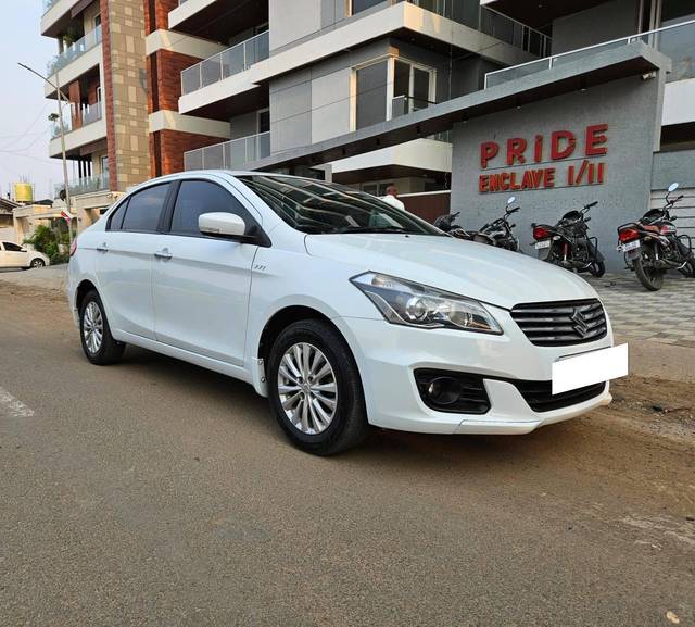 https://images10.gaadi.com/usedcar_image/4545250/original/processed_9e1dea67d9a01e464f79a96bdc6fcd6a.jpg?imwidth=6400