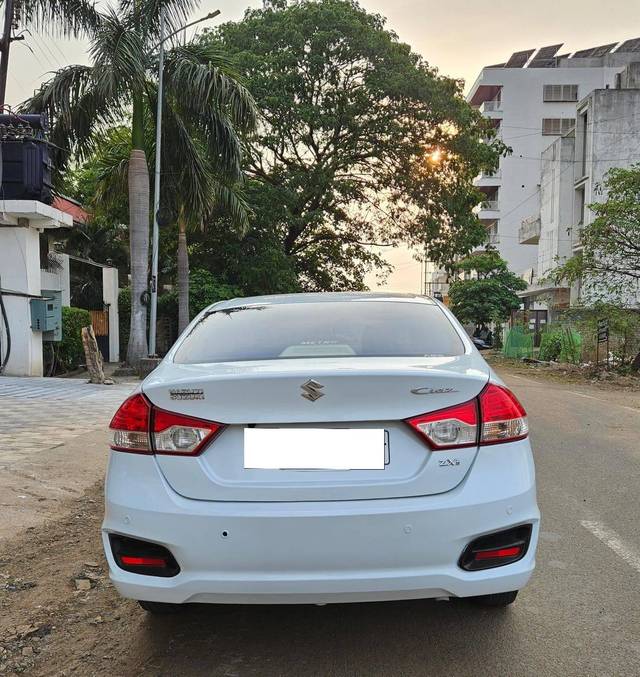 https://images10.gaadi.com/usedcar_image/4545250/original/processed_cc9d3dcee7f15d35e995faf5c2907d8d.jpg?imwidth=6401