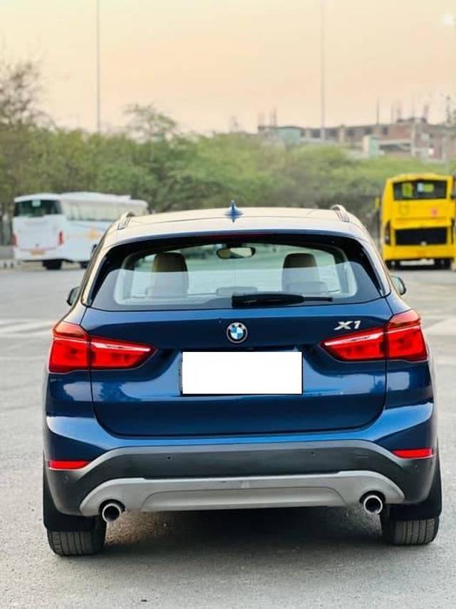 https://images10.gaadi.com/usedcar_image/4545257/original/processed_0c41b58283d38071cde0295ca8644fb0.jpg?imwidth=6402