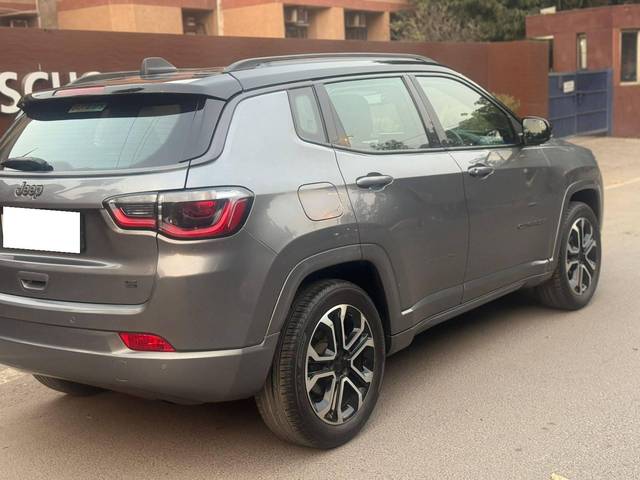 https://images10.gaadi.com/usedcar_image/4545261/original/processed_bee133081f08eae683493a6734dd9ce4.jpg?imwidth=6401