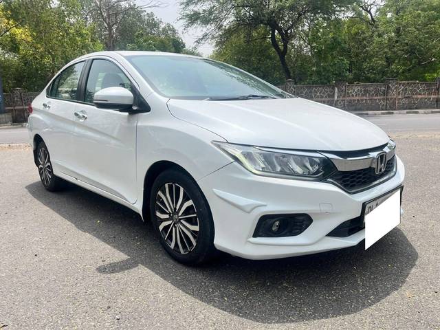 https://images10.gaadi.com/usedcar_image/4545266/original/processed_30a276f2dd99db5e4148d44d919b10b9.jpg?imwidth=6400