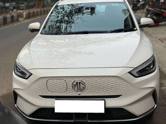 https://images10.gaadi.com/usedcar_image/4545286/original/processed_fbdacb69a627b6986d7ef4ea7fcec64d.jpg?imwidth=6400