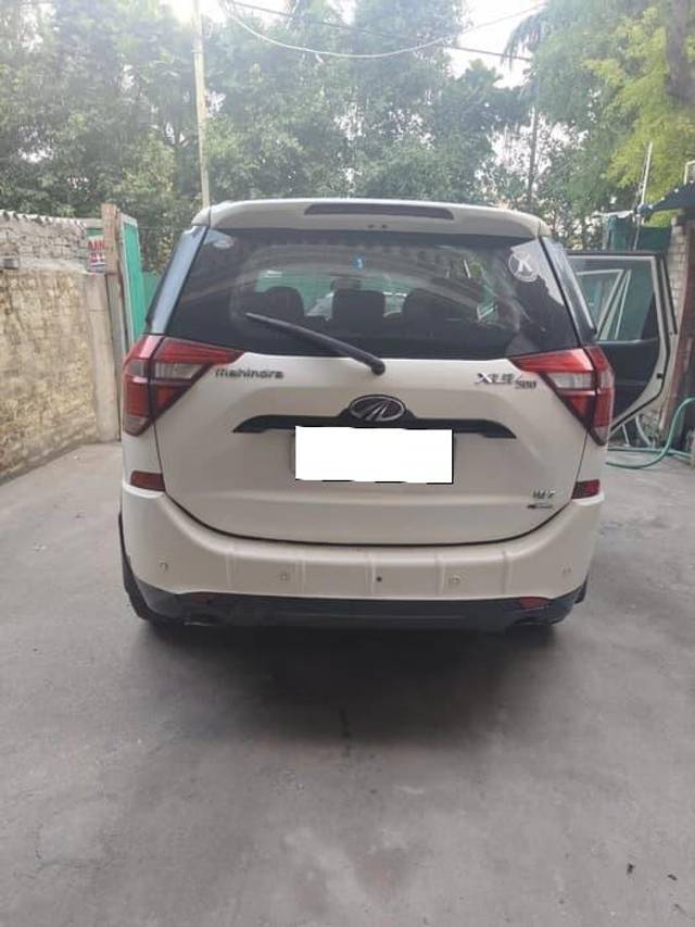 https://images10.gaadi.com/usedcar_image/4545299/original/processed_2f6d46b1478acb30256619748e3e2b7c.jpg?imwidth=6402