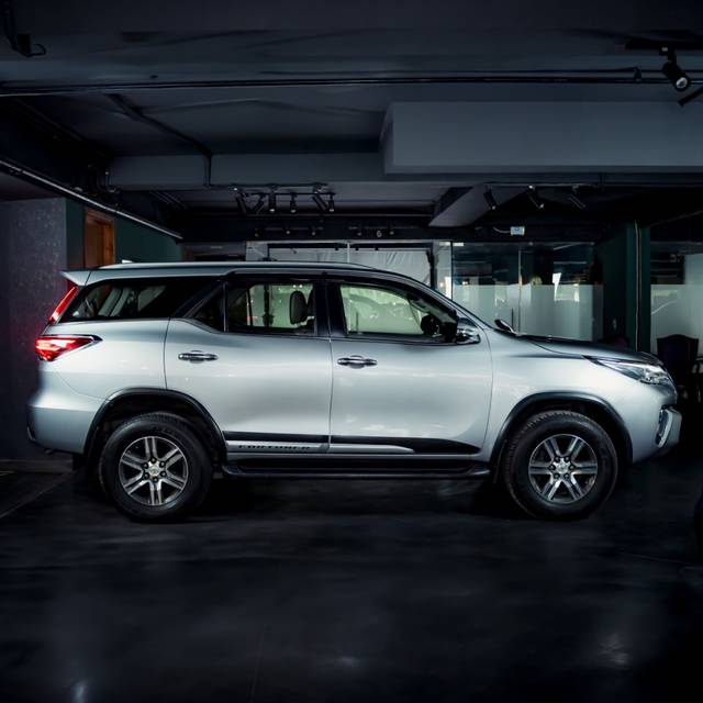 https://images10.gaadi.com/usedcar_image/4545307/original/4ee2199cf871d5ad7b060ee75bb44ee4.jpg?imwidth=6401