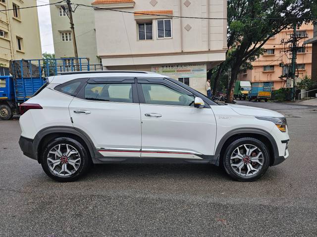 https://images10.gaadi.com/usedcar_image/4545309/original/processed_6db2ed4db9542d7610c6ae3b5791fa79.jpg?imwidth=6401