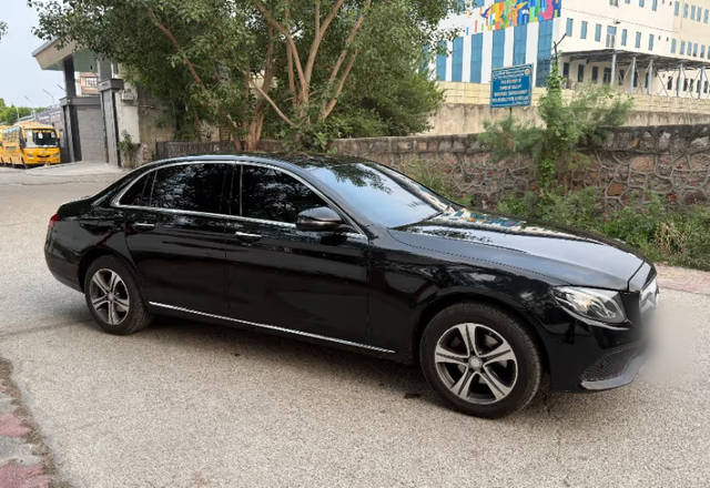 https://images10.gaadi.com/usedcar_image/4545310/original/07e55793-2743-4966-b4dd-1ebc0ef457e8.?imwidth=6401