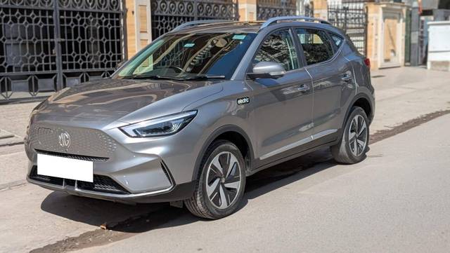 https://images10.gaadi.com/usedcar_image/4545315/original/processed_865a40817a4203d07660303e5b0a88b2.jpg?imwidth=6400